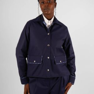 Veste à liseré bleu marine